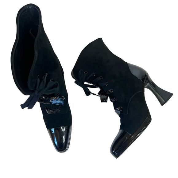 Chanel Women’s Chèvre Vel Noir Round Toe Lace Up Heeled Black Bow Boots Sz 37.5 - Picture 1 of 14